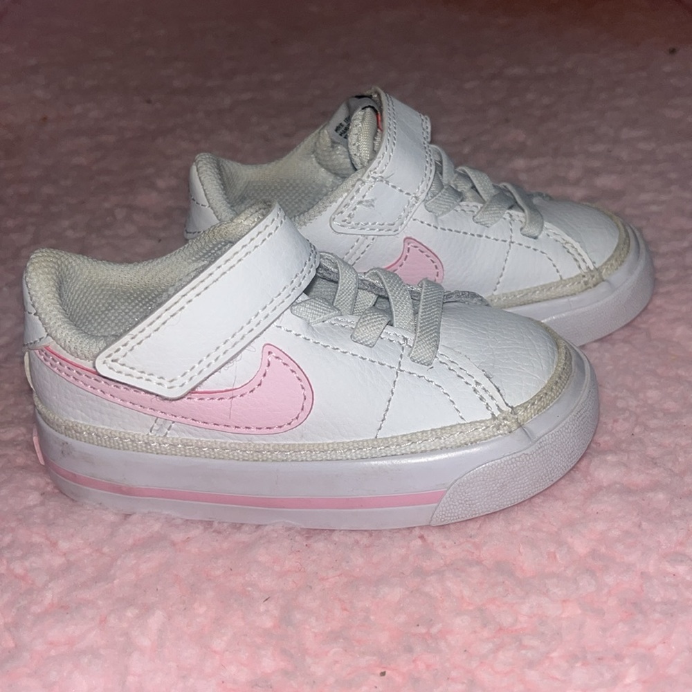 Toddler Nikes🩷